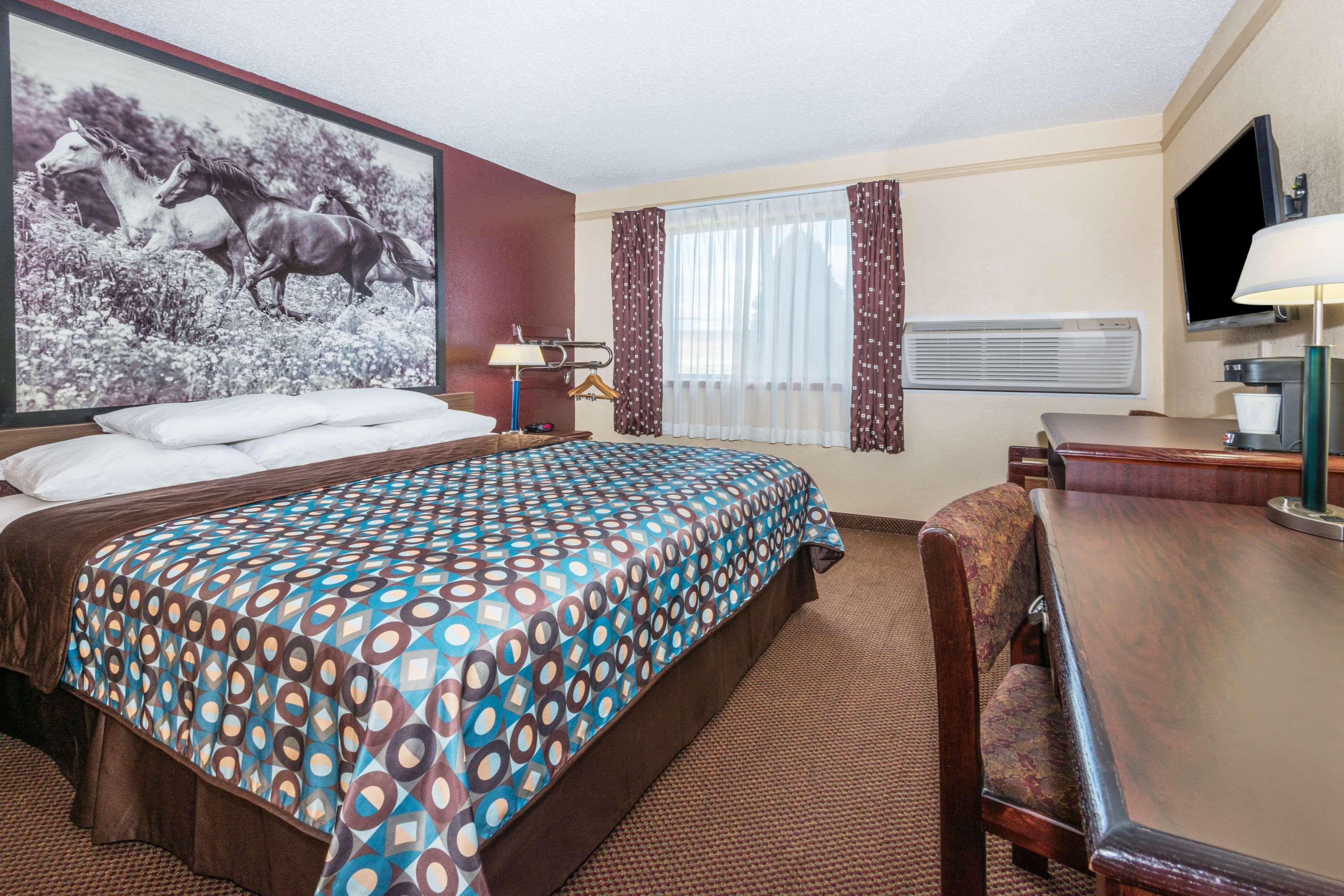 Super 8 By Wyndham Kansas City At Barry Road/Airport Exterior foto