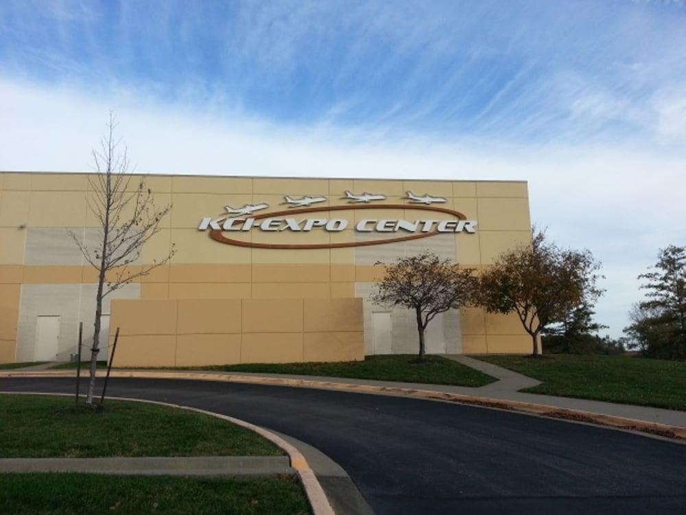 Super 8 By Wyndham Kansas City At Barry Road/Airport Exterior foto