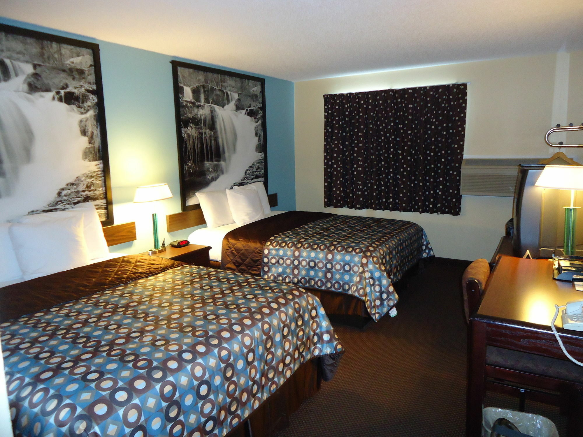 Super 8 By Wyndham Kansas City At Barry Road/Airport Exterior foto